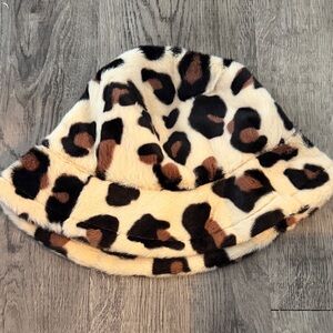 Leopard Print Faux Fur Bucket Hat